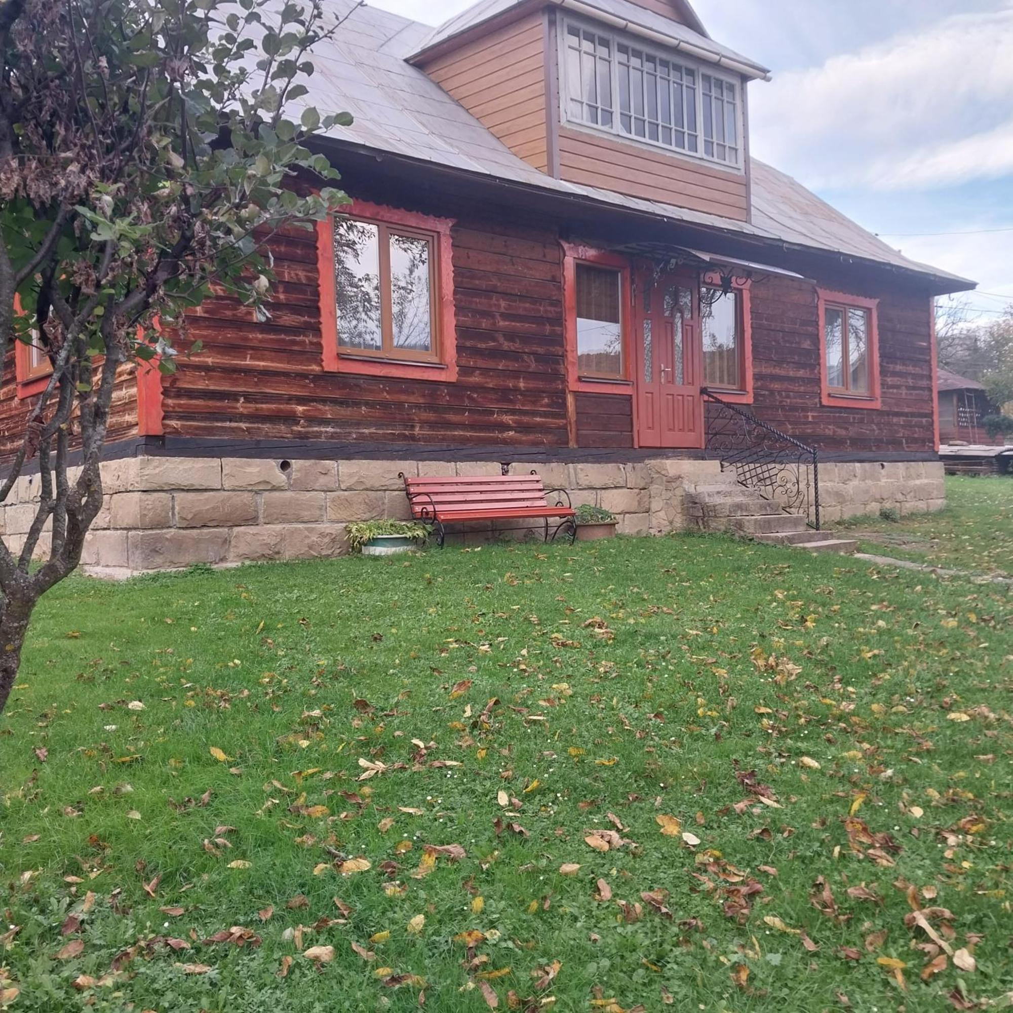 Villa Затишний Дім Jaremče Esterno foto